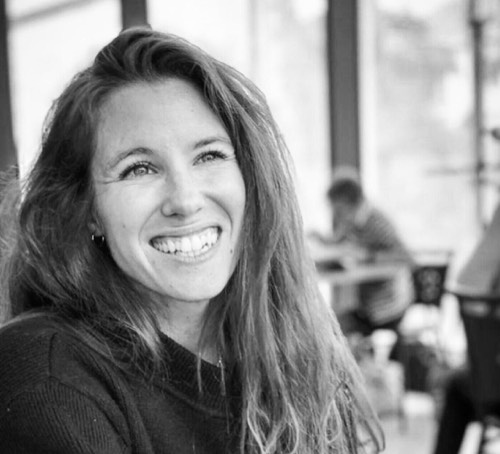 Portrait de Charlotte, comédienne voix off au timbre doux