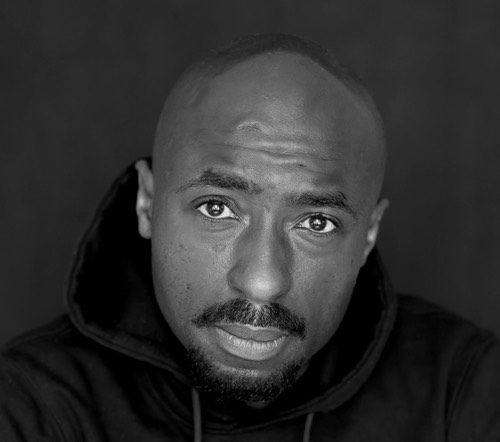 Portrait de Christopher, comédien voix off au ton radio