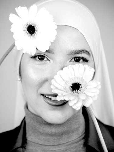 Portrait de Neila, comédienne voix off au timbre naturel